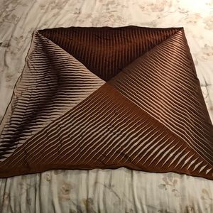 GUCCI (100% AUTHENTIC) VINTAGE GEOMETRIC SCARF